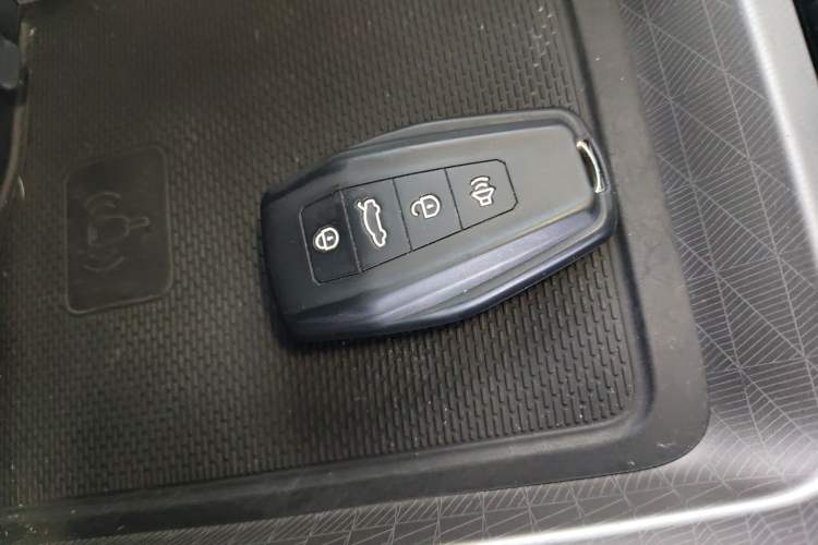 Used Geely Auto Emgrand 2022 4th Generation 1.5L CVT Flagship Model
