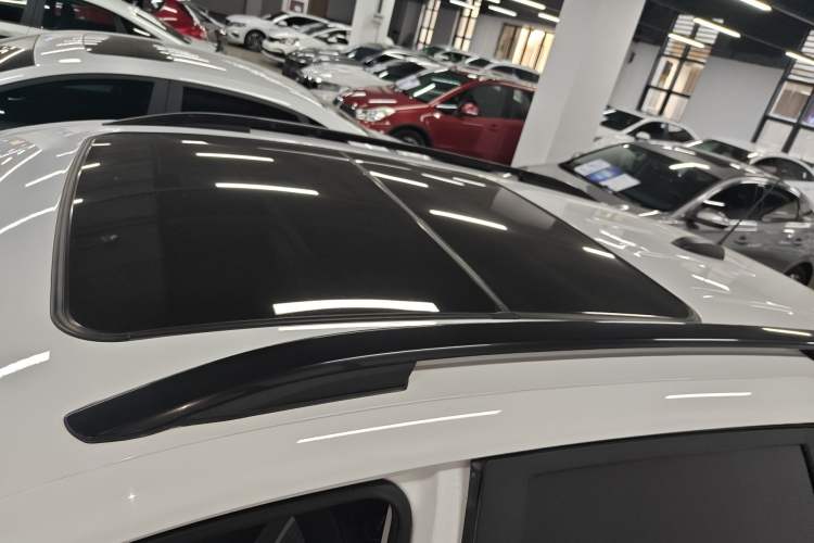 Used Chevrolet Trax 2019 Redline 325T Automatic Fun Edition China VI Standard Roof