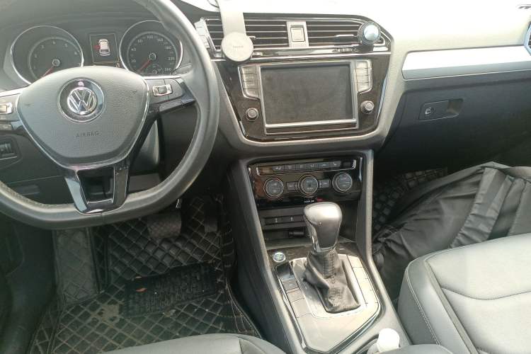 Used Volkswagen Tiguan L 2018 330TSI Automatic Two-Wheel Drive Luxury Edition
