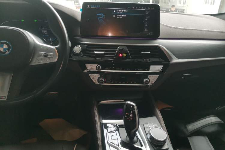 Used BMW 5 Series New Energy 2022 Restyled 535Le M Sport Package Audio And AC Panel