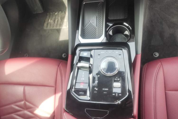 Used BMW i5 2025 eDrive 40L M Sport Package Gear Lever