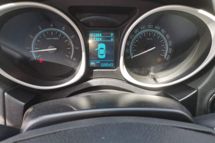 Used GAC Trumpchi GS5 Super 2015 2.0L Automatic Two-Wheel Drive Elite Edition Odometer Close Up