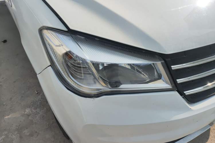 Used Dongfeng Fengon 330 2018 1.5L 330S Premium Edition DK15 Right Front Headlight