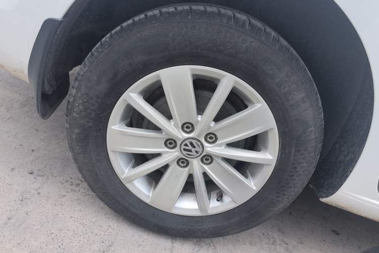 Used Volkswagen Jetta 2015 Value Edition 1.6L Manual Fashionable Style
