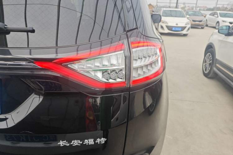 Used Ford Edge 2018 EcoBoost 245 Two-Wheel-Drive Titanium 7-Seater China V Standard
