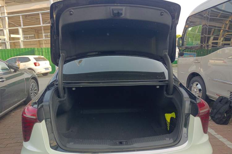 Used Hongqi H5 2023 2.0T Automatic Smart Connect Flagship Edition