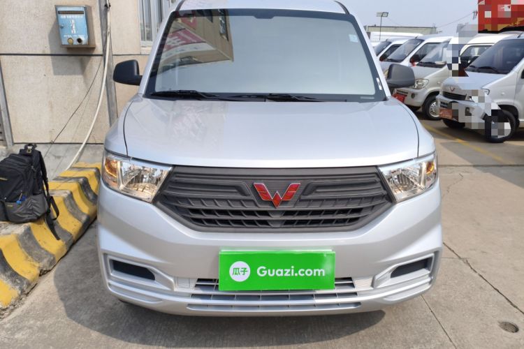 Used Wuling Hongguang V 2022 1.5L Jingqu Edition Enclosed-Window Vehicle with Electric Power Steering LAR
