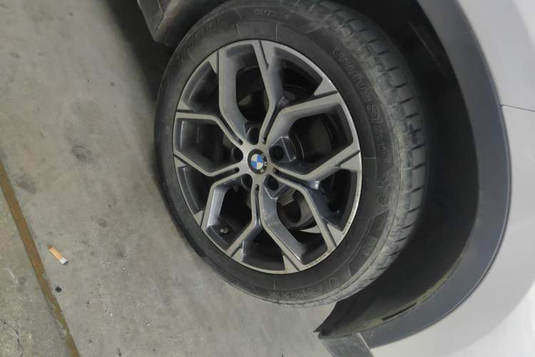 Used BMW X1 2022 sDrive20Li Fashion Model Right Front Wheel Hub