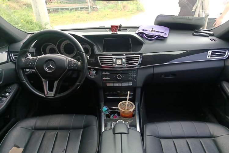 Used Mercedes-Benz E-Class 2015 Restyled E 260 L Sport Edition Center Console