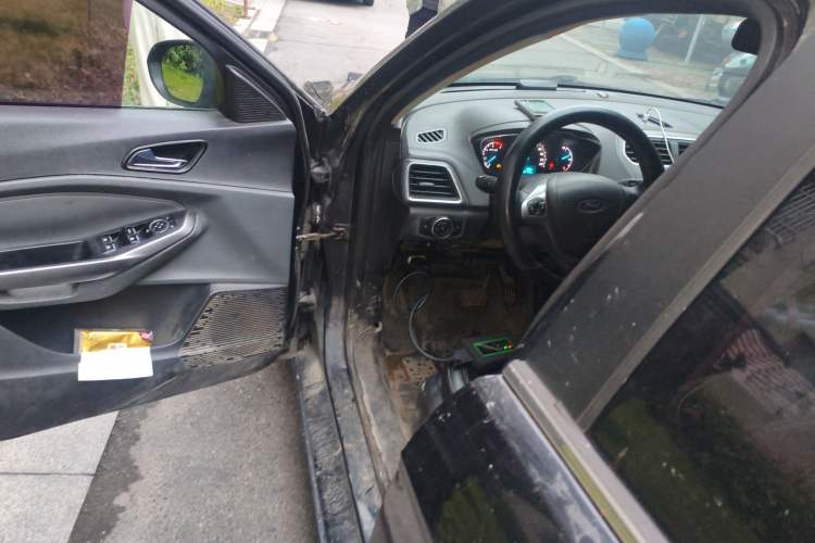 Used Ford Escort 2015 1.5L Automatic Fashion Model Driver Seat