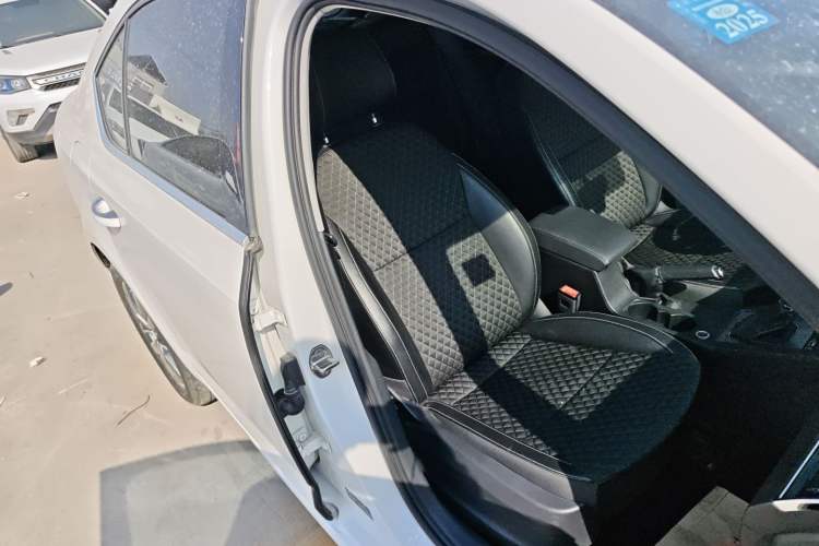 Used Skoda Octavia 2020 1.5L Automatic SmartDrive Luxury Edition Right Front Seat