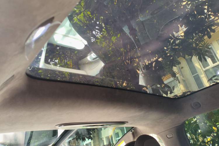 Used IM LS7 2023 100kWh Pro All-Wheel-Drive Version
