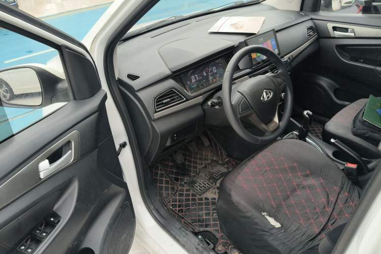 Used CHANGAN KAICHENG Oushang A600 2019 1.5L Manual Comfort Version
