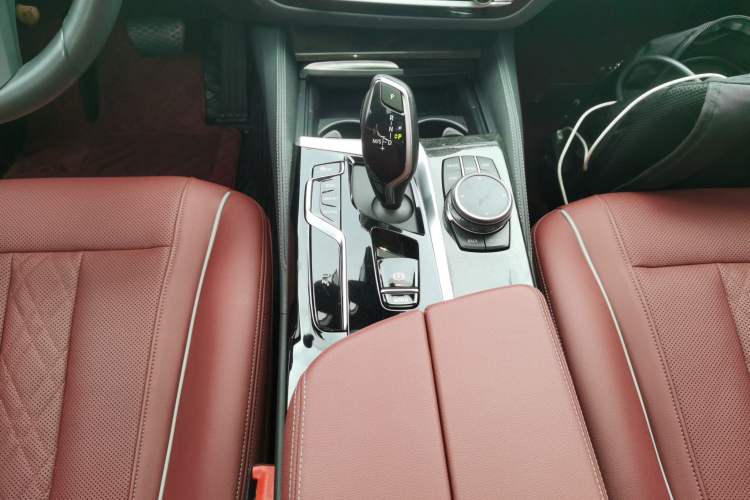 Used BMW 5 Series 2022 Second Facelift 525Li M Sport Package