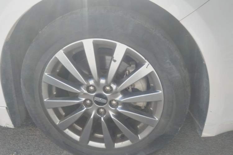 Used Lincoln MKZ 2017 2.0T Luxury Edition Right Front Wheel Hub