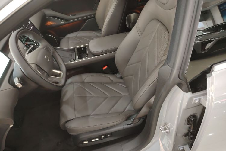 Used Nio ET5T 2025 75 kWh Touring Left Front Seat