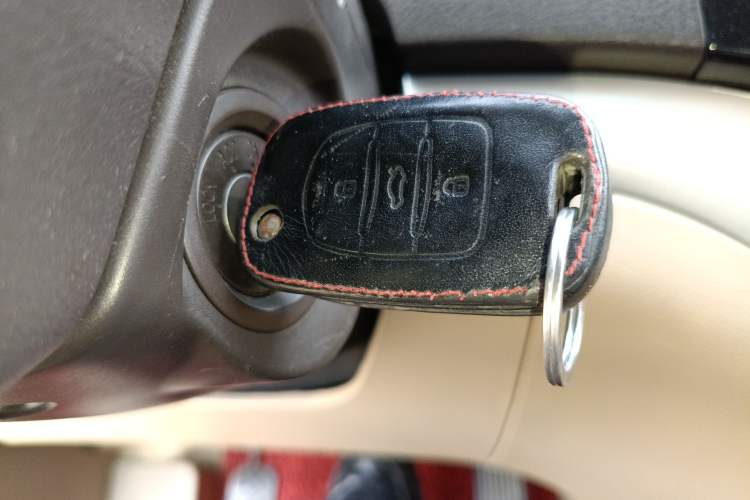 Used Baojun 730 2014 1.5L manual standard trim 7 seats Vehicle Key