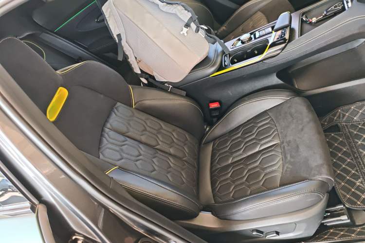 Used CHANGAN UNI-T 2022 1.5T Sport Edition Flagship Version
