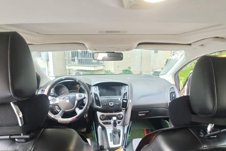 Used Ford Focus 2012 Hatchback 2.0L Automatic Luxury Sport Model Headliner