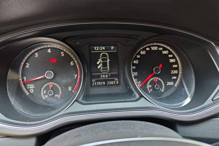 Used Volkswagen Passat 2016 330TSI DSG Luxury Edition Instrument Cluster