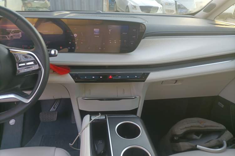 Used Buick GL8 New Energy 2024 Lu Zun Deluxe Edition 7-Seater