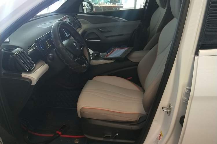 Used BYD Song Pro New Energy 2024 HONOR Edition DM-i 71KM Navigation Model