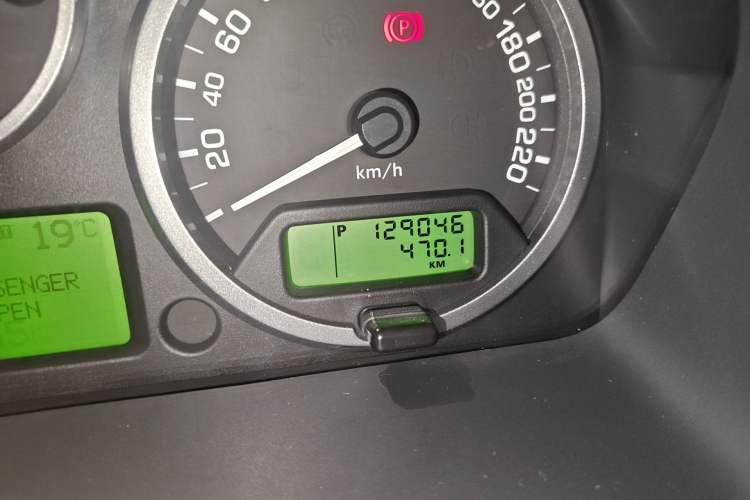 Used Land Rover Freelander 2 2011 3.2L China Red Limited Edition
