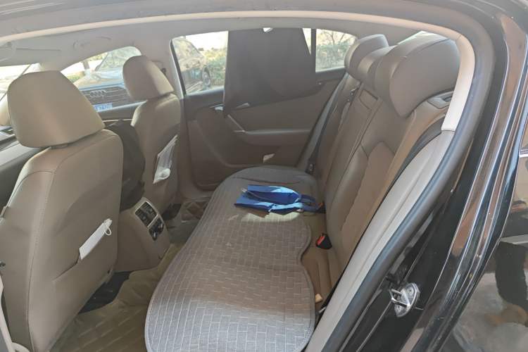 Used Volkswagen Magotan 2012 Facelift 2.0 TSI Prestige Model Left Rear Seat