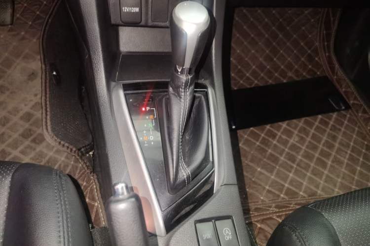 Used Toyota Levin 2017 Revised Version 185T CVT Elite Edition China VI Standard Gear Lever