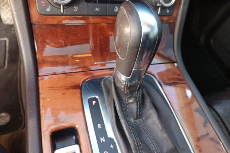 Used Volkswagen Touareg 2011 3.0 TSI Comfort Version