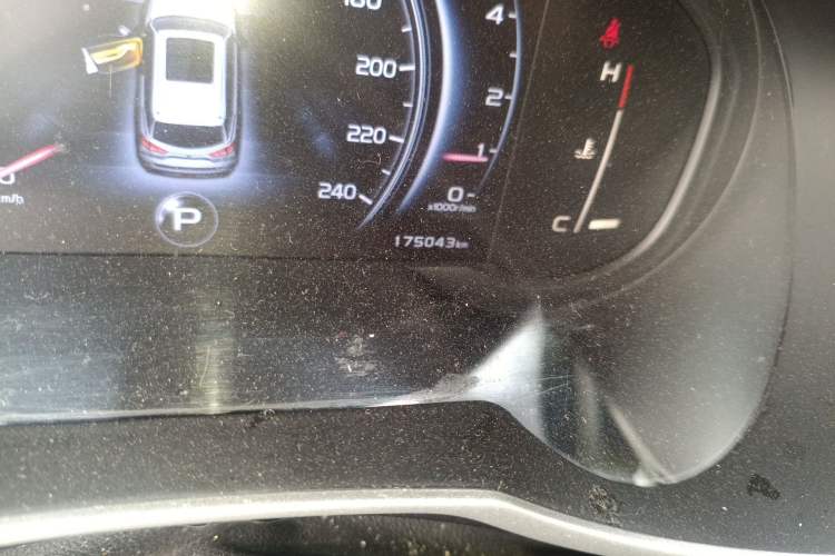 Used Geely Auto Emgrand X7 Sport 2018 1.8TD Automatic Two-Wheel Drive Smart Connect 4G Internet Edition Odometer Close Up