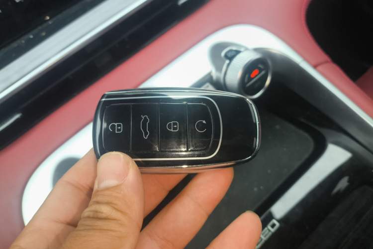 Used EXEED Stellar 2023 400T Two-Wheel Drive Comfort Flyfish Edition