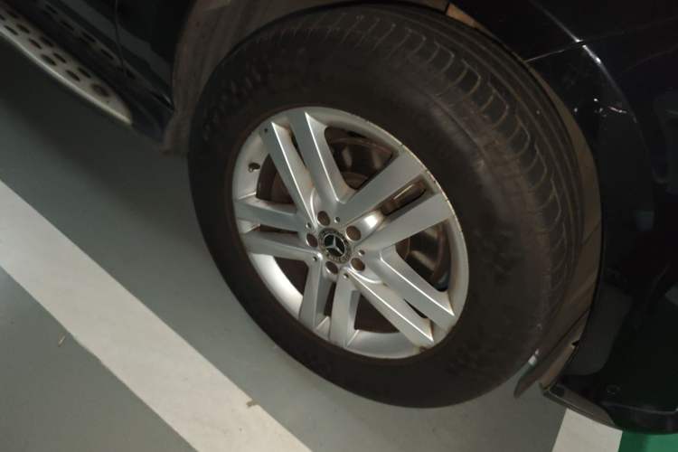 Used Mercedes-Benz GLS 2018 Facelift GLS 320 4MATIC Right Front Wheel Hub