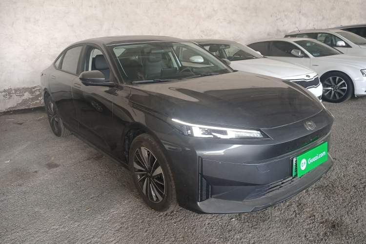 Used CHANGAN NEVO A05 2024 Truly Delicious Version 70" Beyond-Grade Edition Front Right 45 Deg