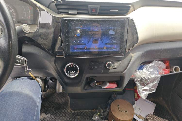 Used SAIC MAXUS EV30 2021 Pure Electric Smart Logistics Expert with Long Wheelbase—CATL