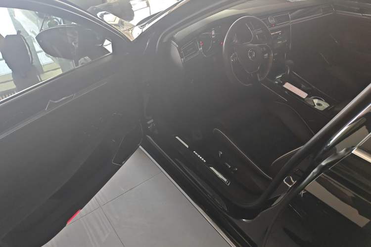 Used Volkswagen Phideon 2021 380TSI Prestige Edition
