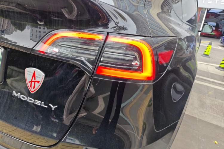 Used Tesla Model Y 2021 Standard Range Rear-Wheel Drive Version