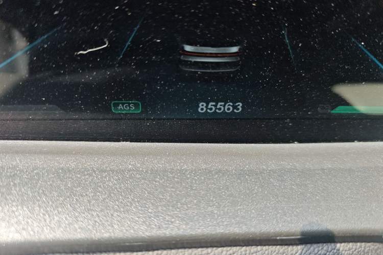 Used NETA U 2021 Pro 500 Lunar Edition Odometer Close Up