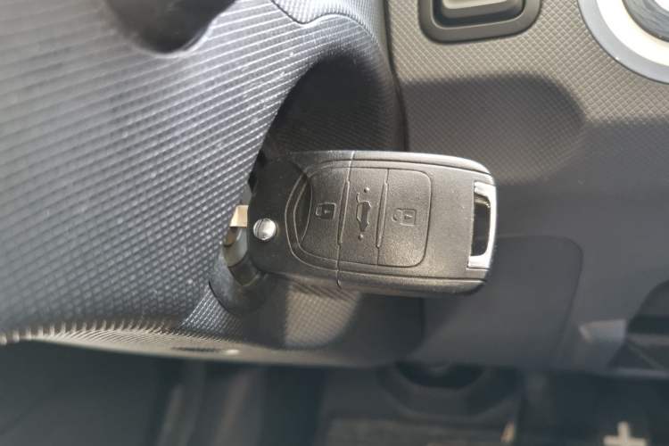 Used Wuling Hongguang MINIEV 2021 Macaron Premium Model – Lithium Iron Phosphate Vehicle Key