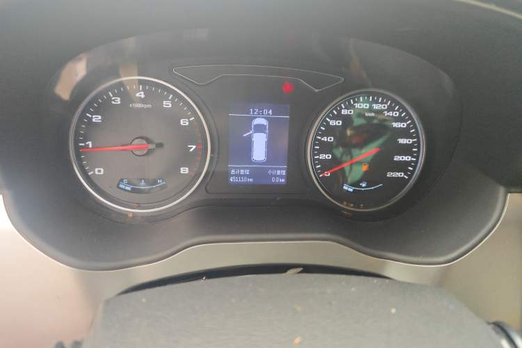 Used JAC Refine M4 2019 Business & Travel Series 2.0L Manual Comfort Model China VI Odometer Close Up