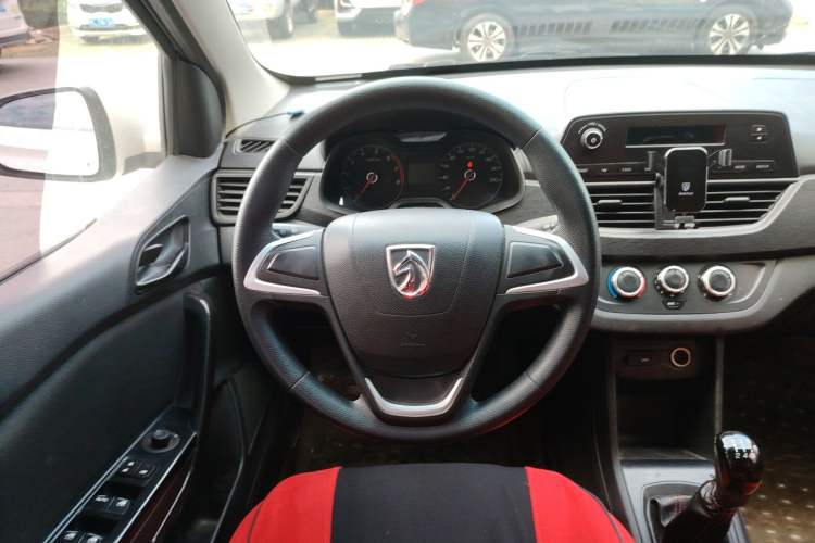 Used Baojun 310 2016 1.2L manual Comfort trim level Steering Wheel