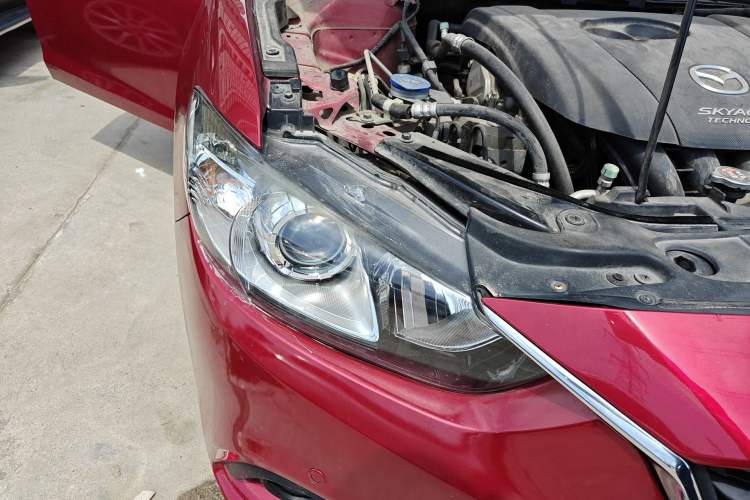 Used Mazda Atenza 2015 2.0L Blue Sky Luxury Edition Right Front Headlight