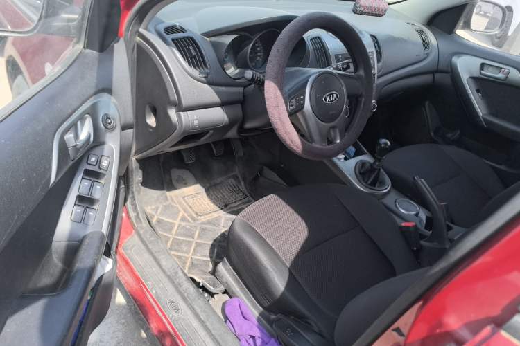 Used Kia Forte 2011 1.6L MT GL
