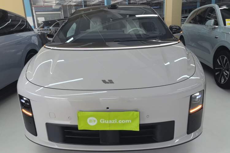 Used Li Auto i6 2025 Model Two-Wheel-Drive Standard Type
