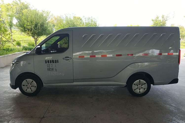 Used Wuling Yangguang 2024 300km Comfort Version with Sealed Windows 60kW
