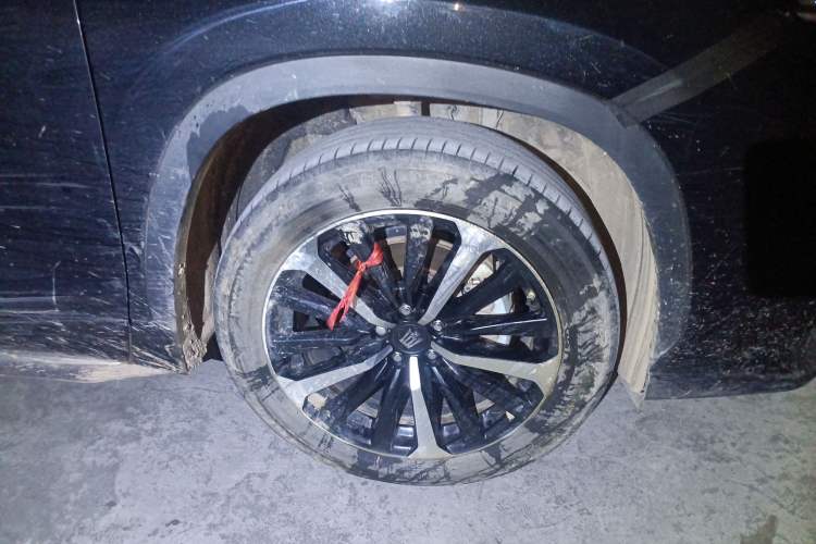 Used Toyota Crown Kluger 2021 2.5L HEV Four-Wheel Drive Flagship Edition Right Front Wheel Hub