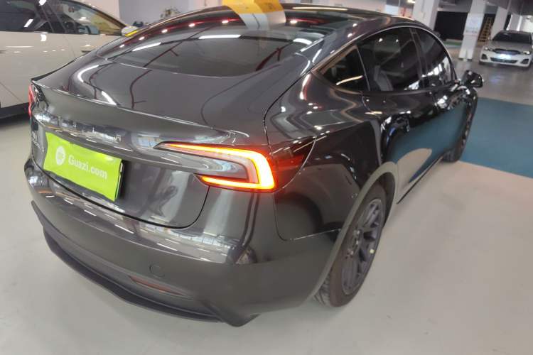 Used Tesla Model 3 2025 Rear-Wheel-Drive Version