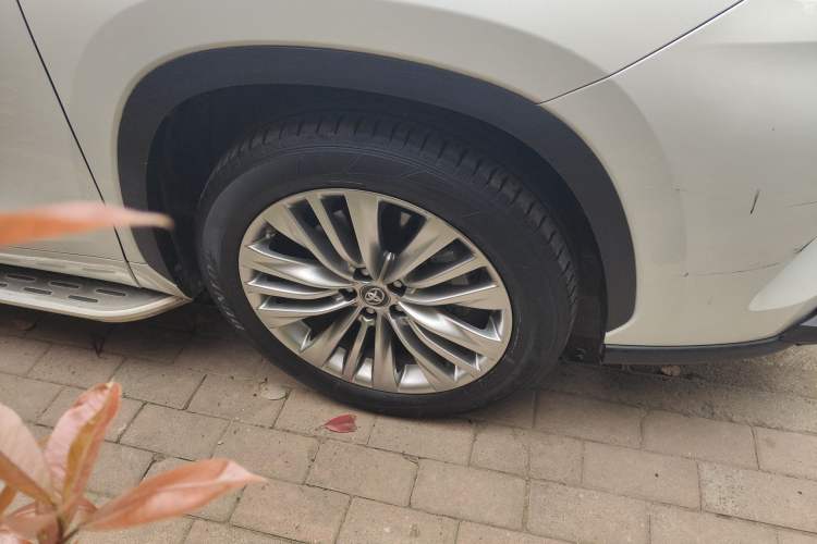 Used Toyota Highlander 2022 Dual-Engine 2.5L Four-Wheel Drive Prestige Version 7 Seats Right Front Wheel Hub