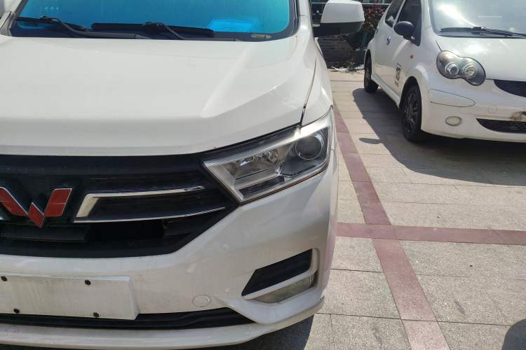 Used Wuling Hongguang 2019 1.5L S Comfort Edition China VI LAR
