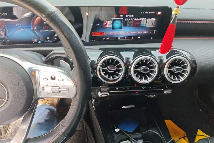 Used Mercedes-Benz A-Class 2021 A 200 L Sport Sedan Fashion Model
